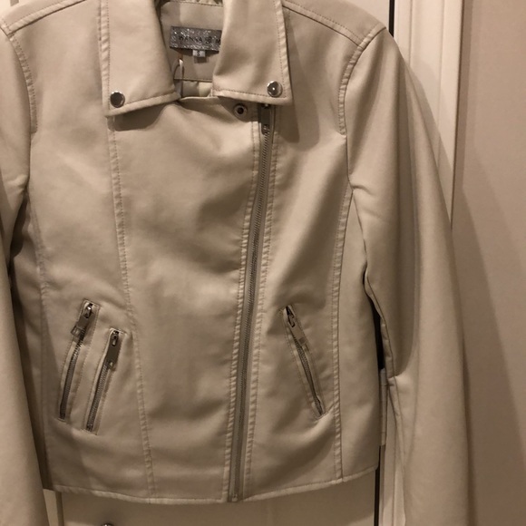 Wanna B Me Jacket - Picture 5 of 8